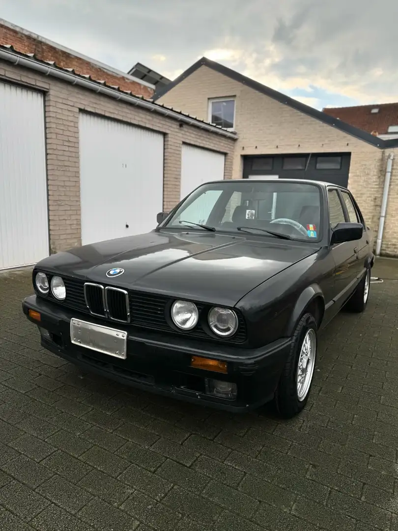 BMW 325 325i Zwart - 1