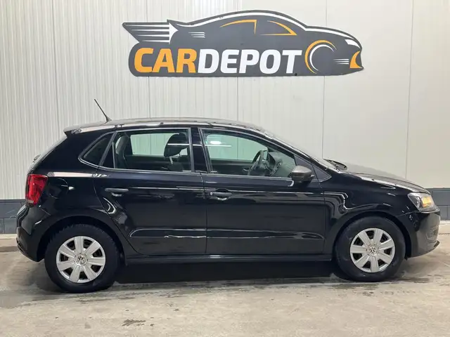 Volkswagen Polo view 4