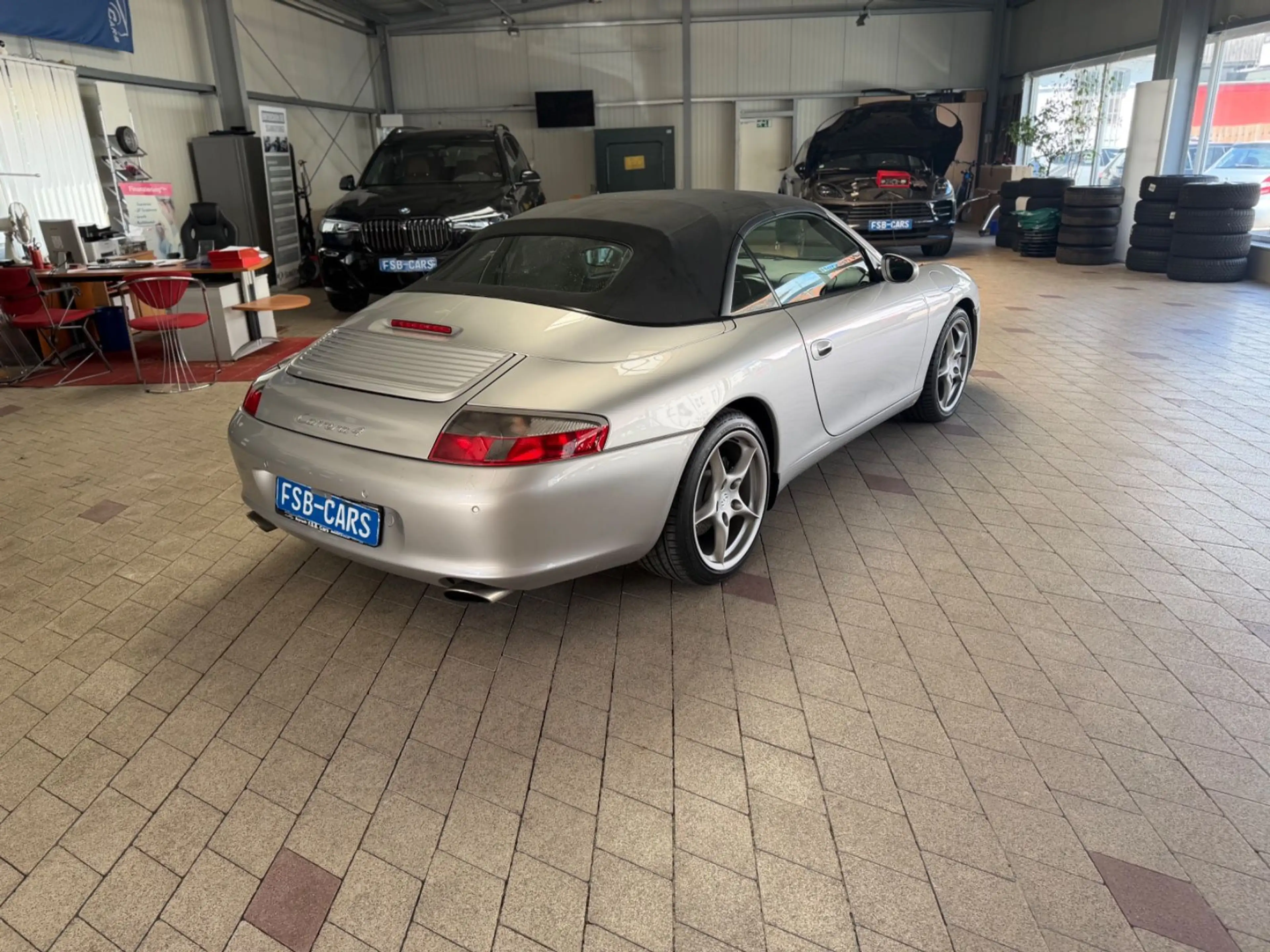 Porsche 996 Carrera 4 Cabriolet — photo 7