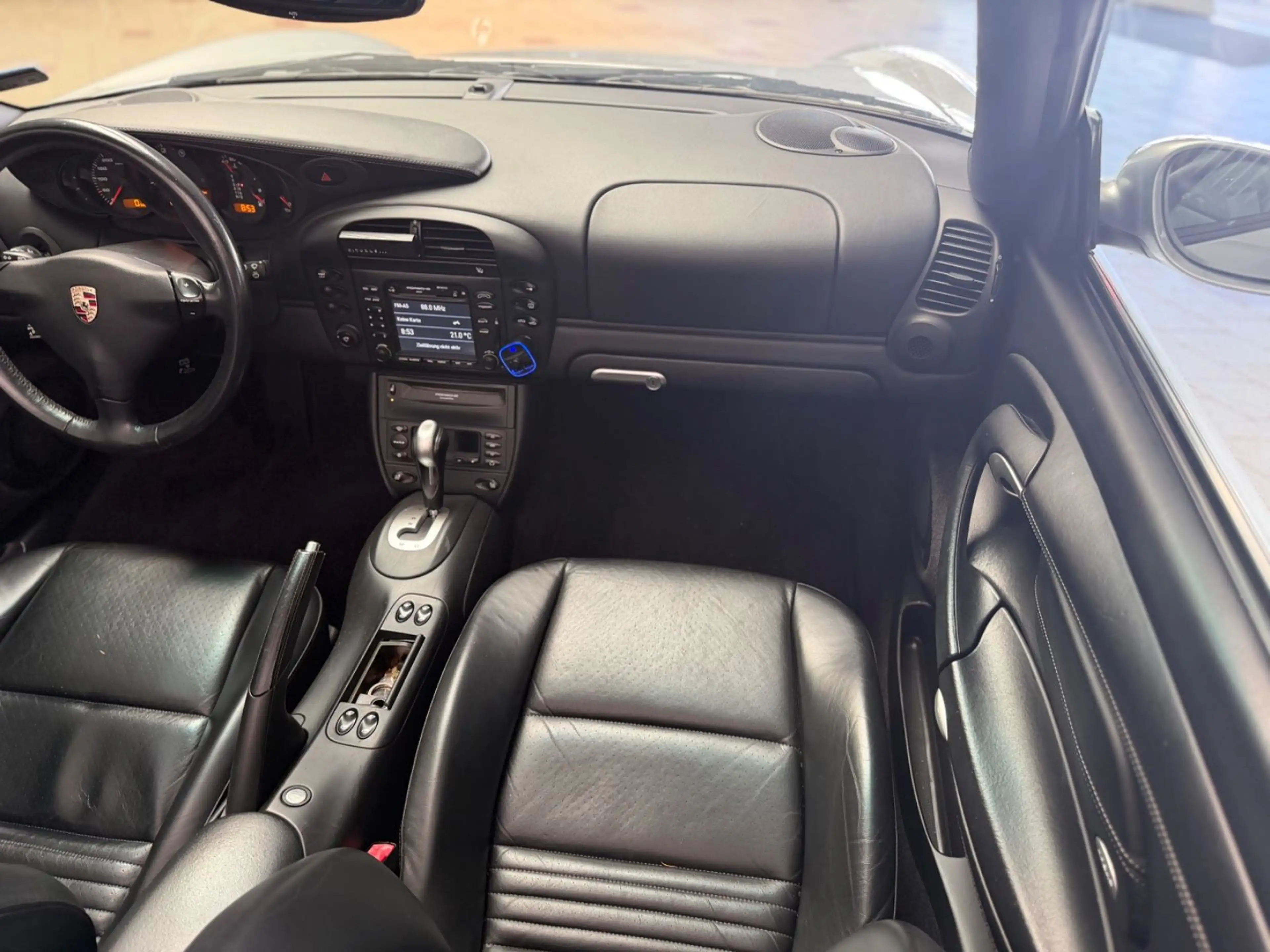 Porsche 996 Carrera 4 Cabriolet — photo 12