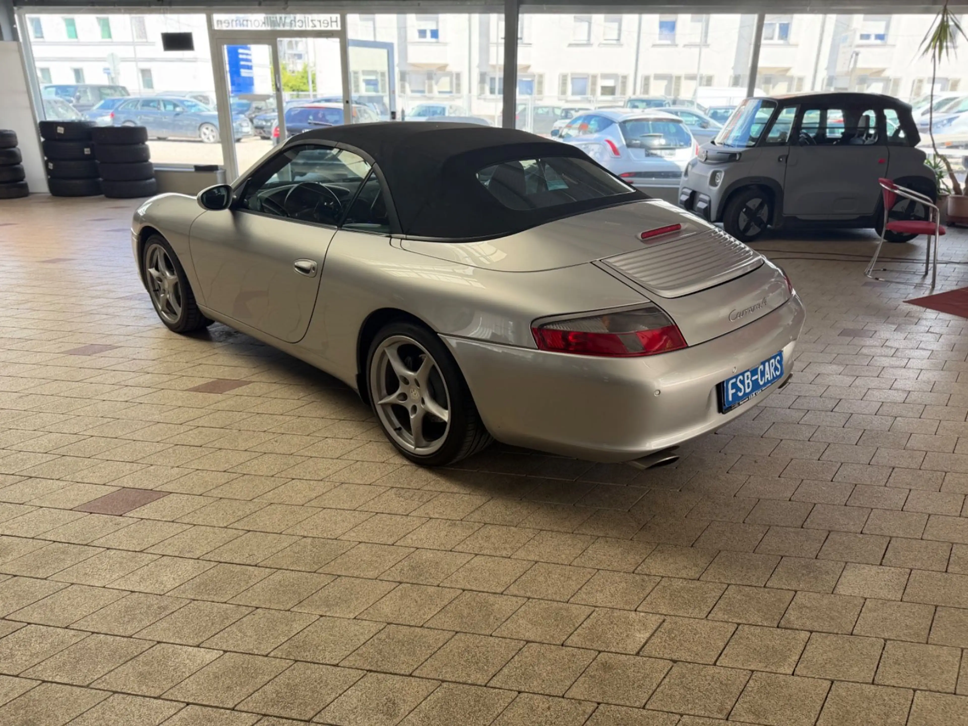 Porsche 996 Carrera 4 Cabriolet — photo 5