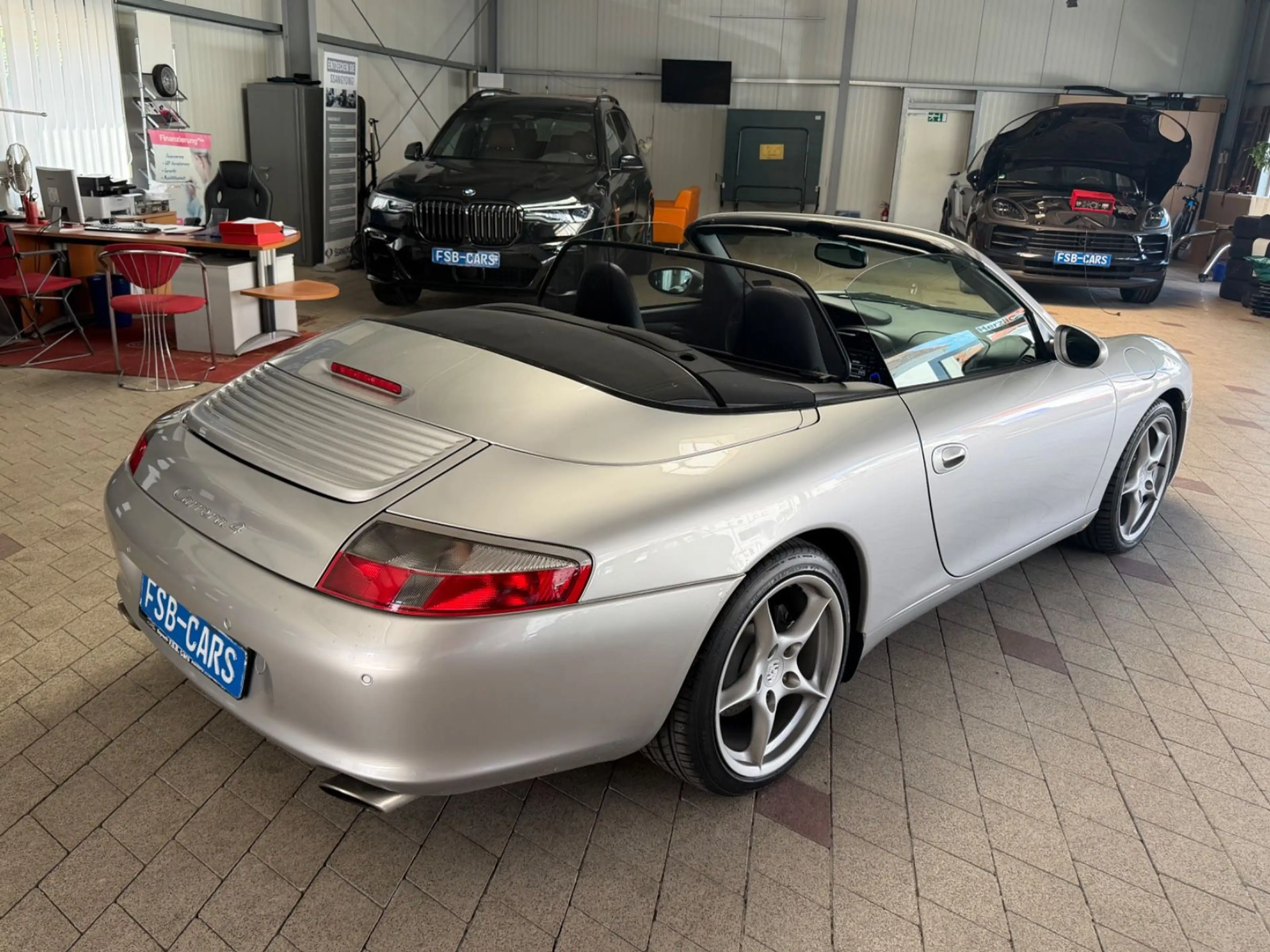 Porsche 996 Carrera 4 Cabriolet — photo 11