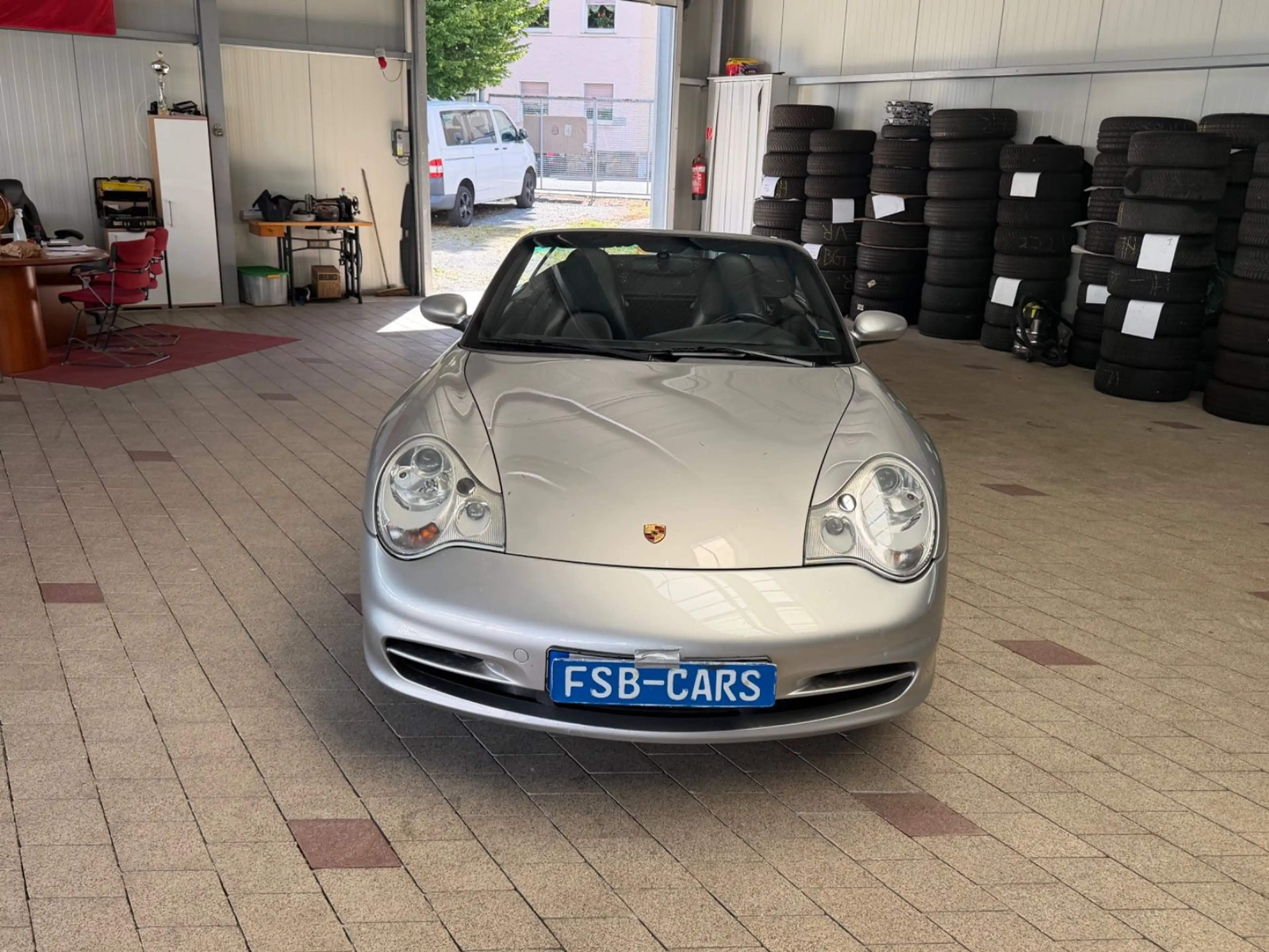Porsche 996 Carrera 4 Cabriolet — photo 15