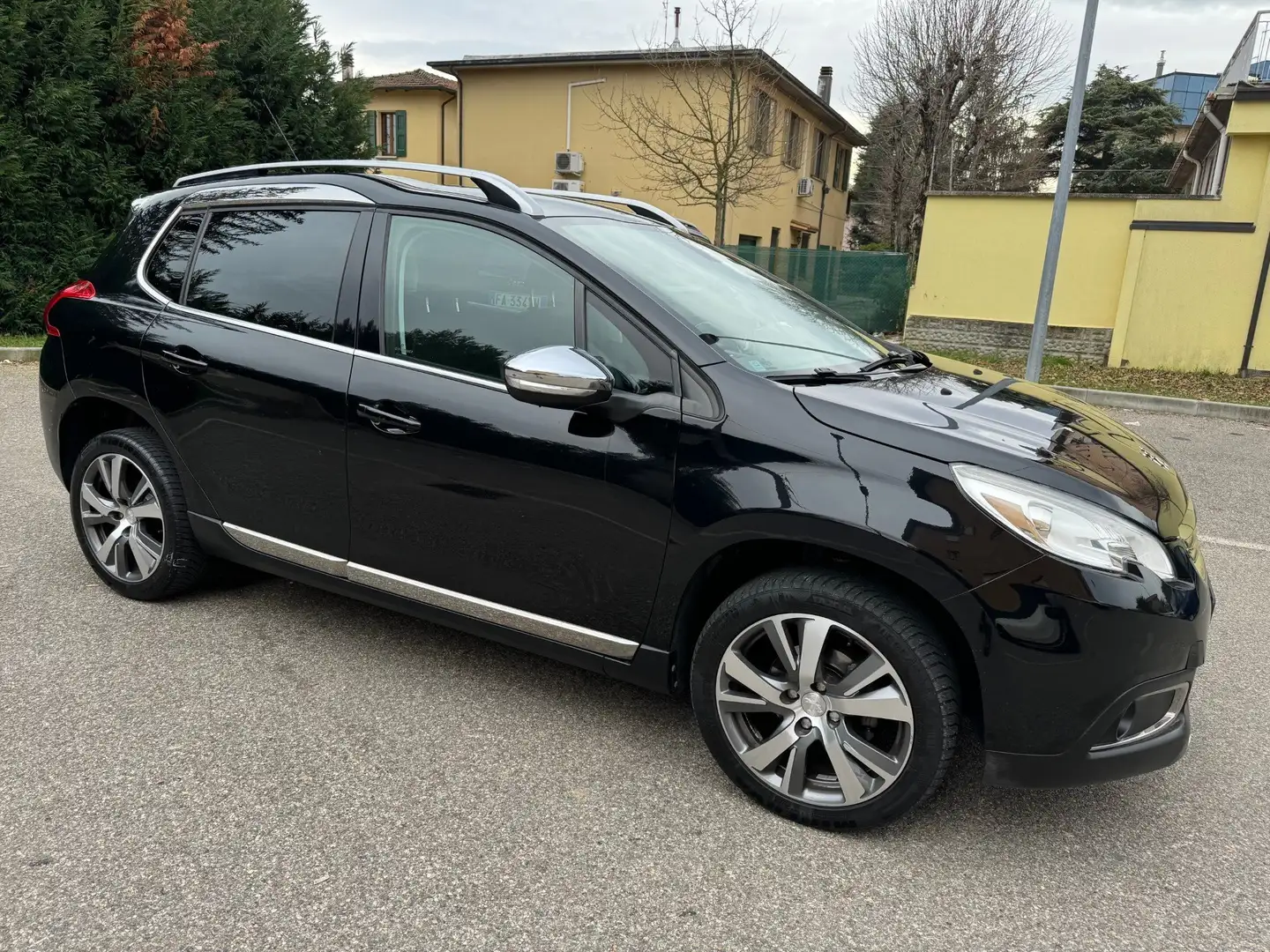 Peugeot 2008 1.6 bluehdi - 12 MESI DI GARANZIA - Nero - 2