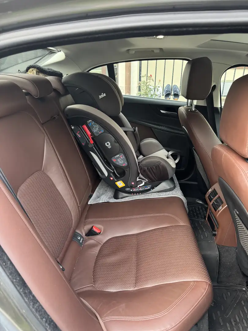 Jaguar XE 20d Aut. Portfolio - 1