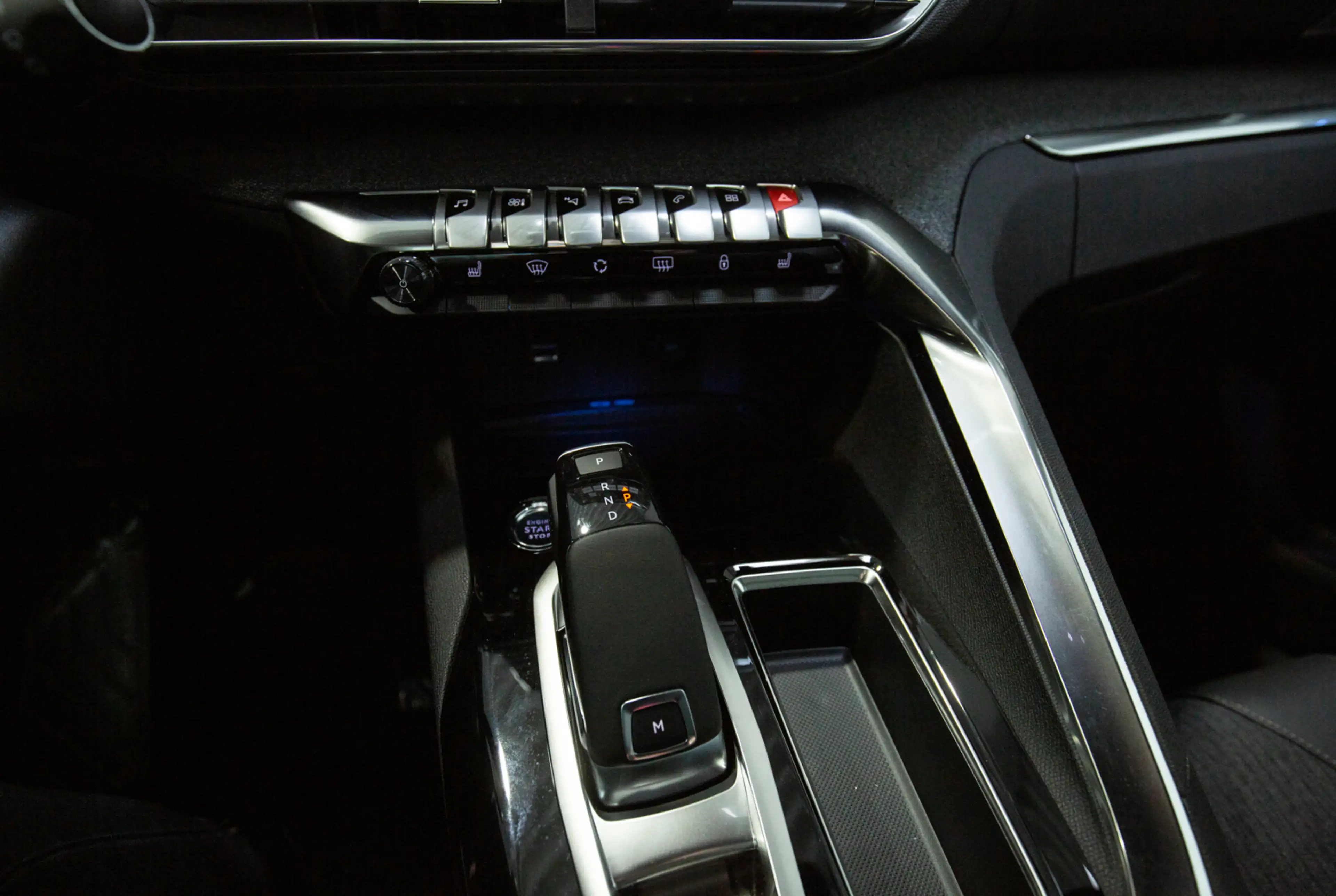 Peugeot 3008 Allure 1.5 BlueHDi 130 EAT8 *EASY-PAKET*PANO*SHZ*PDC* — photo 7