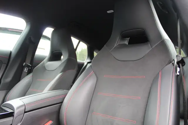 Mercedes-Benz Cla view 11