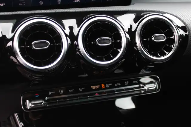 Mercedes-Benz Cla view 15