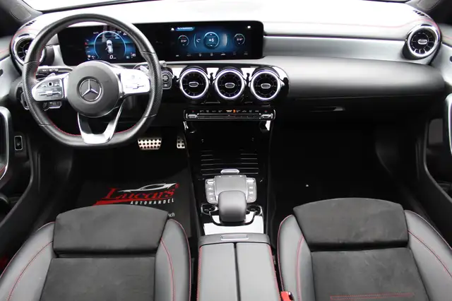 Mercedes-Benz Cla view 9