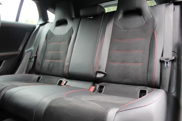 Mercedes-Benz Cla view 12