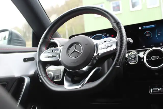 Mercedes-Benz Cla view 8