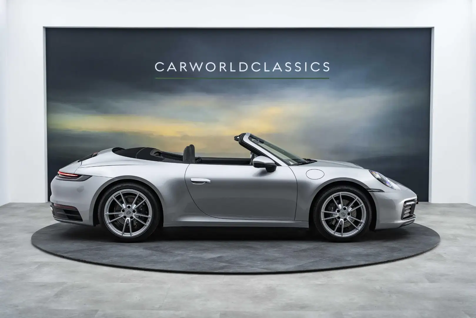 Porsche 992 992 - 3.0 CARRERA CABRIO | 31.000km Zilver - 2