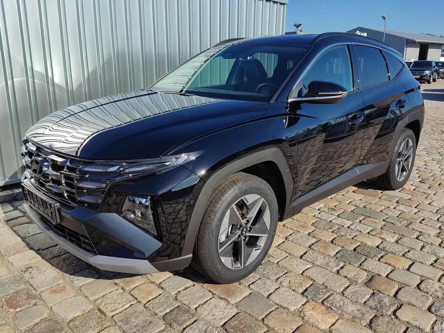 Hyundai TUCSON GO 1.6 T-GDI 2WD 6-Gang Navi-18"-2 Zonen Klimaa... Nero - 1