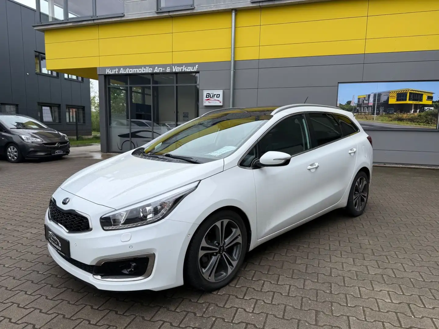 Kia Ceed SW / cee'd SW LEDER/NAVI/PANO/SHZ/KAMERA* Weiß - 2