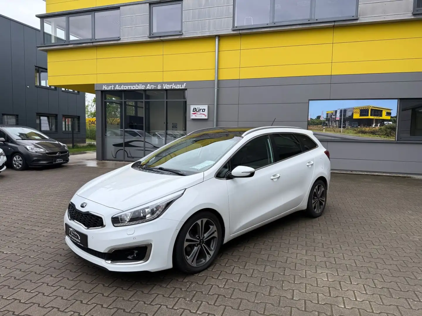 Kia Ceed SW / cee'd SW LEDER/NAVI/PANO/SHZ/KAMERA* Weiß - 1