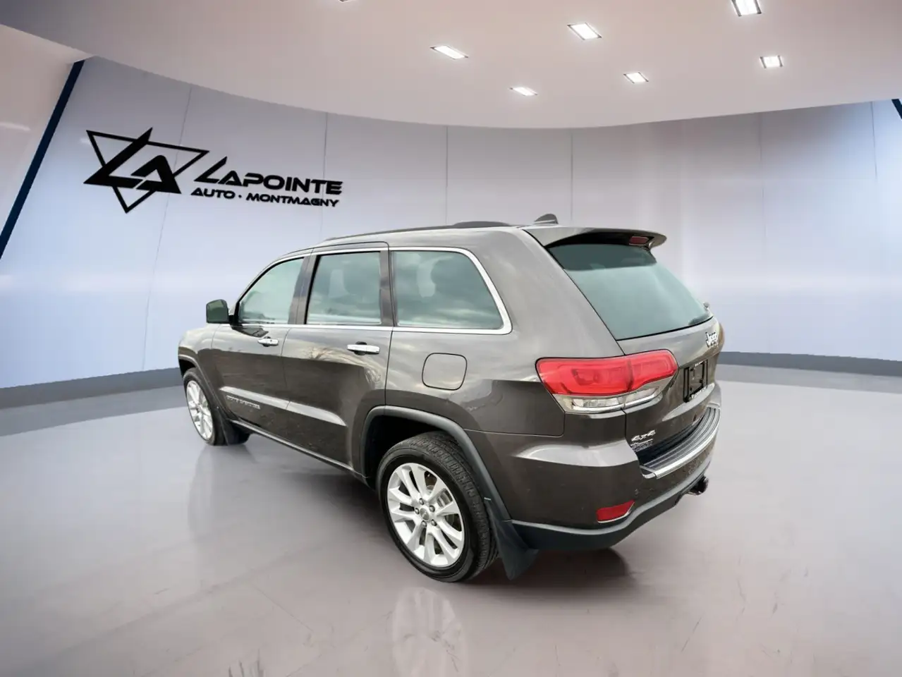 Jeep Grand Cherokee снимка Jeep Grand Cherokee