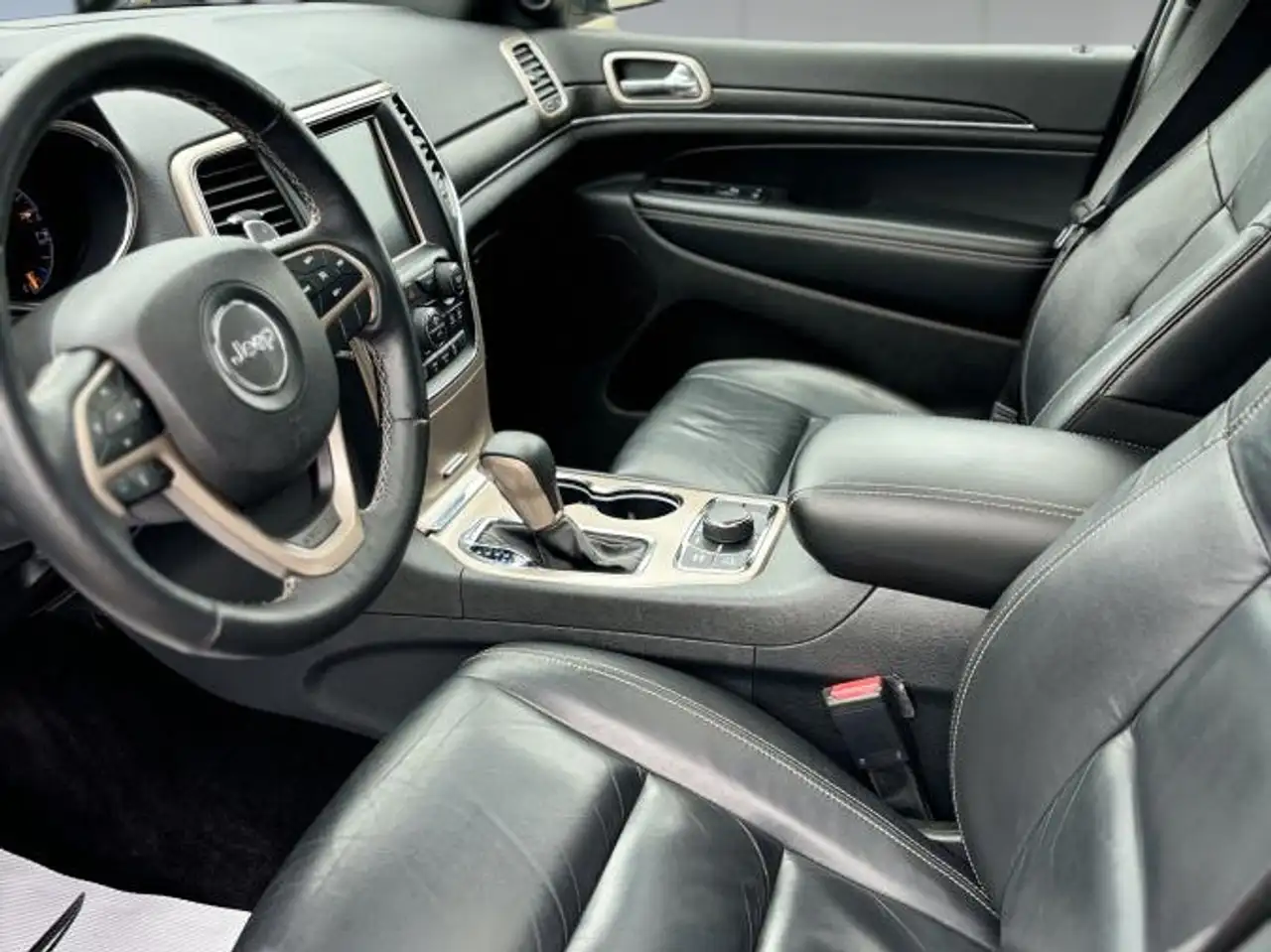 Jeep Grand Cherokee снимка Jeep Grand Cherokee