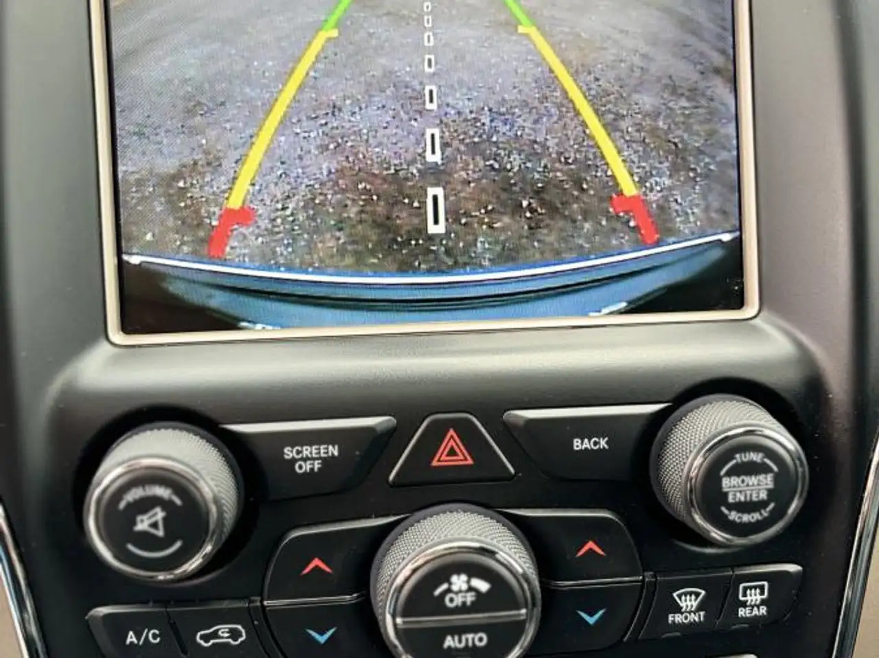 Jeep Grand Cherokee снимка Jeep Grand Cherokee