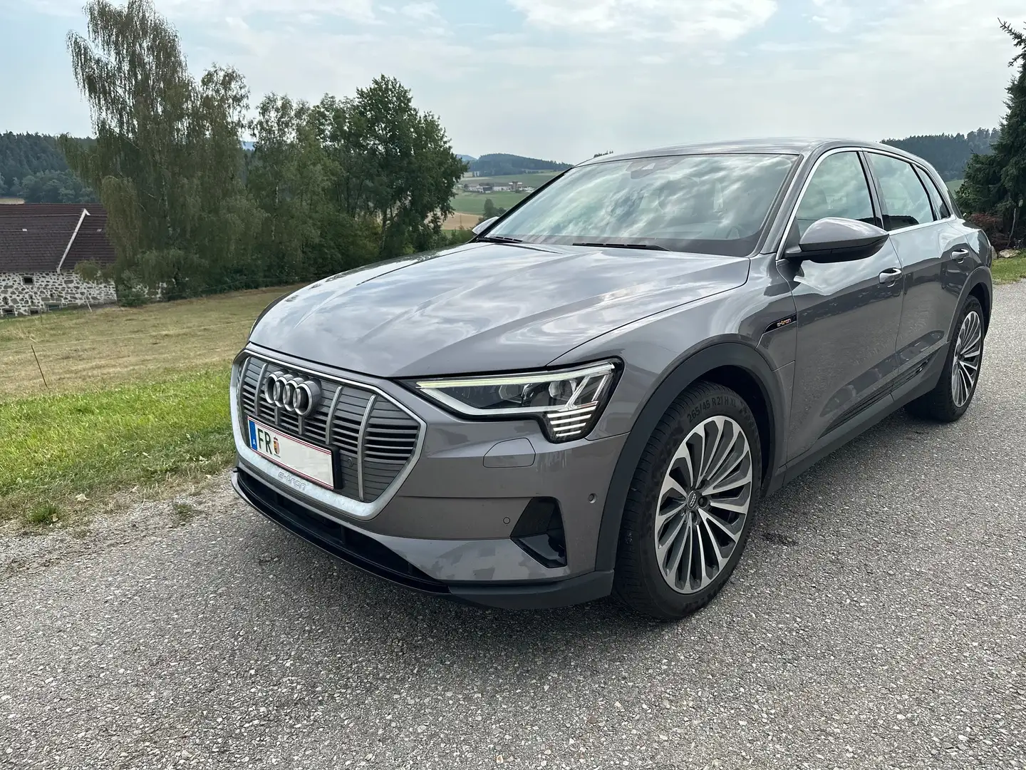 Audi e-tron e-tron 55 quattro 95kWh | Aviloo 92% SoH Grau - 1