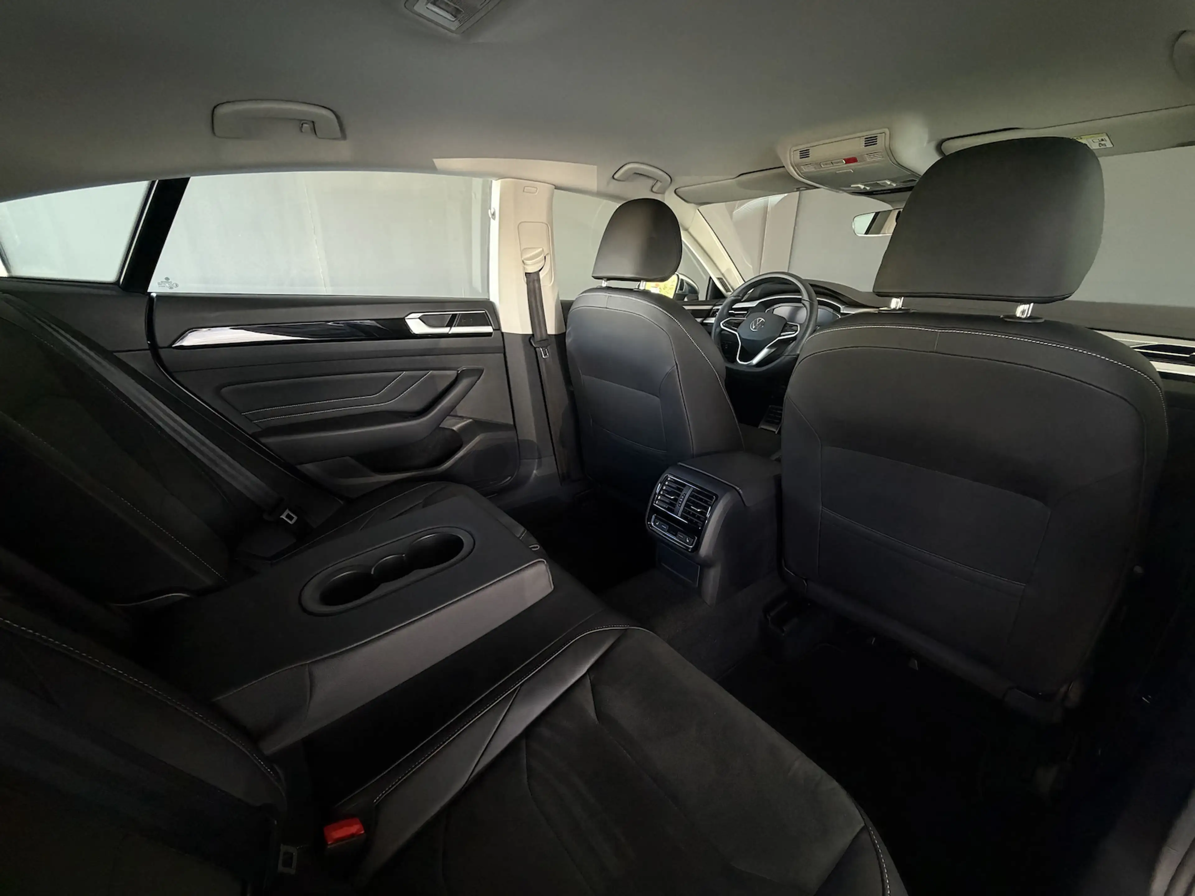 Volkswagen Arteon 2.0 TDI Limo*VIRTUAL*AHK*LED*HEAD-UP*360° — photo 11