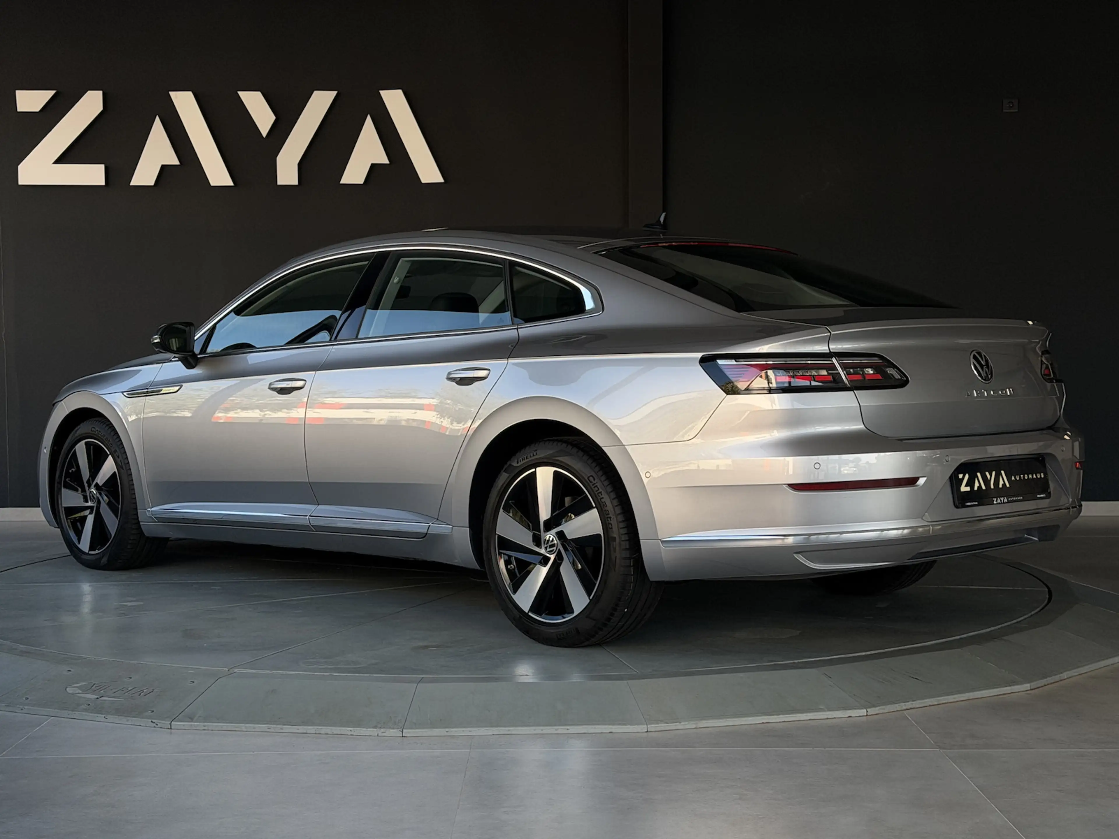 Volkswagen Arteon 2.0 TDI Limo*VIRTUAL*AHK*LED*HEAD-UP*360° — photo 4