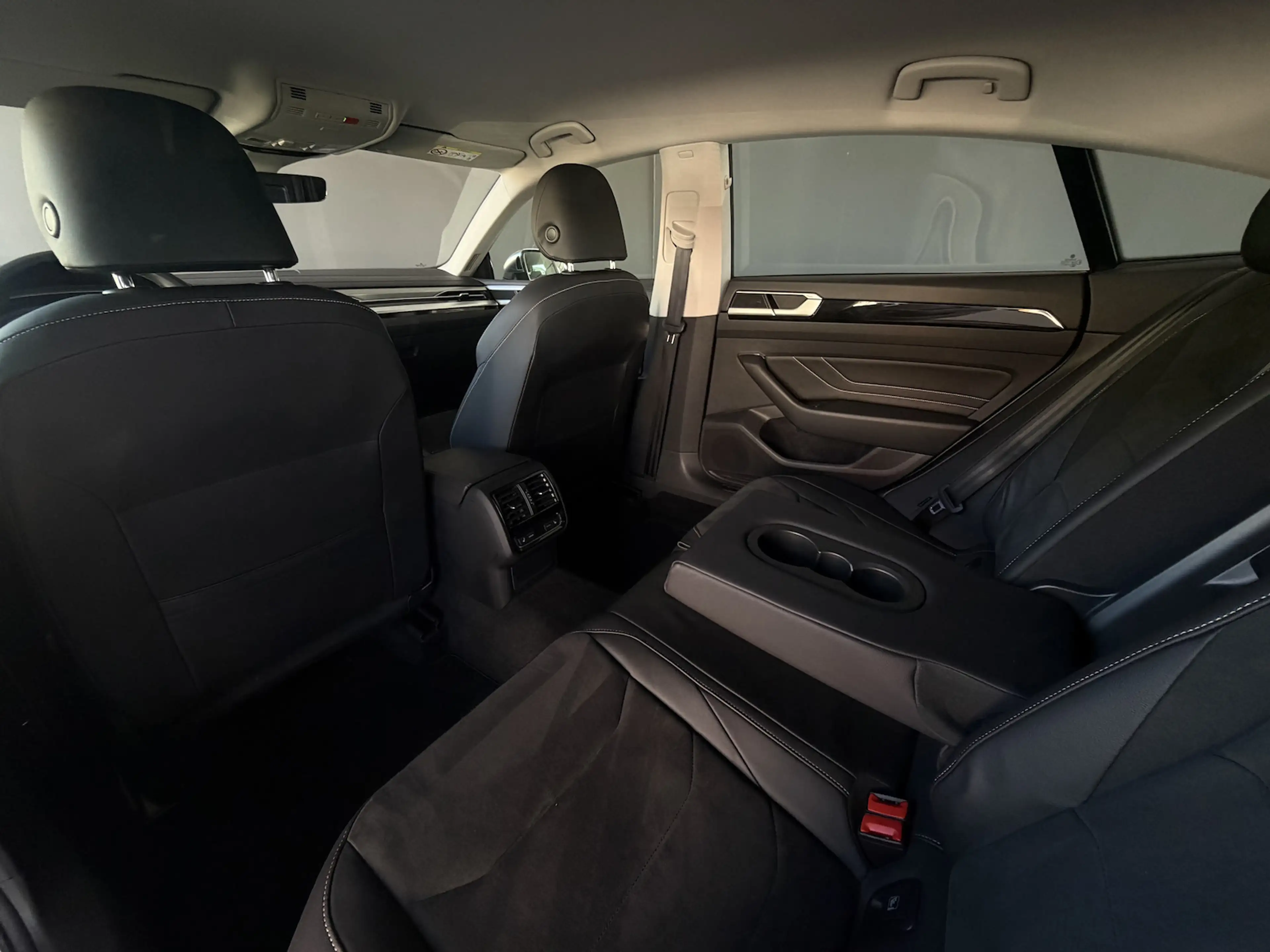 Volkswagen Arteon 2.0 TDI Limo*VIRTUAL*AHK*LED*HEAD-UP*360° — photo 10