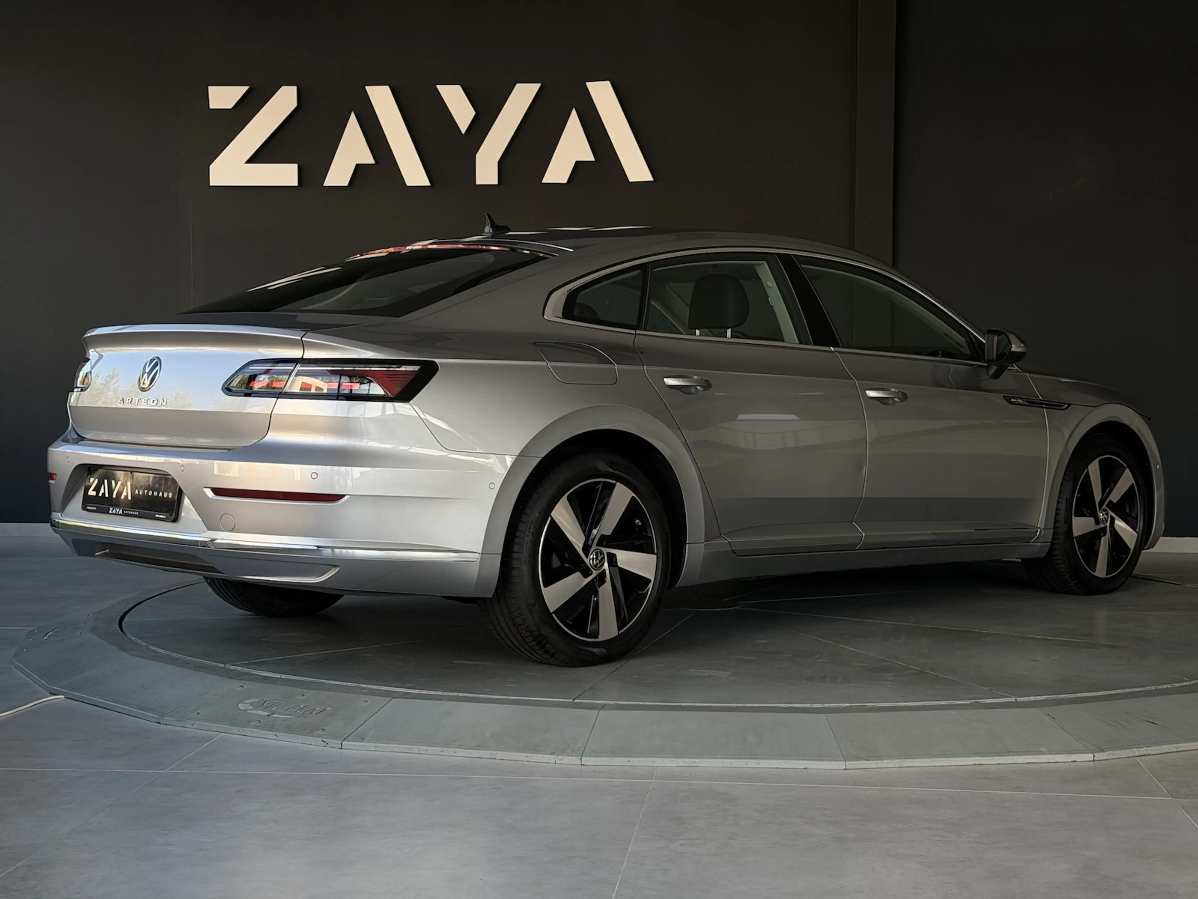 Volkswagen Arteon 2.0 TDI Limo*VIRTUAL*AHK*LED*HEAD-UP*360° — photo 6