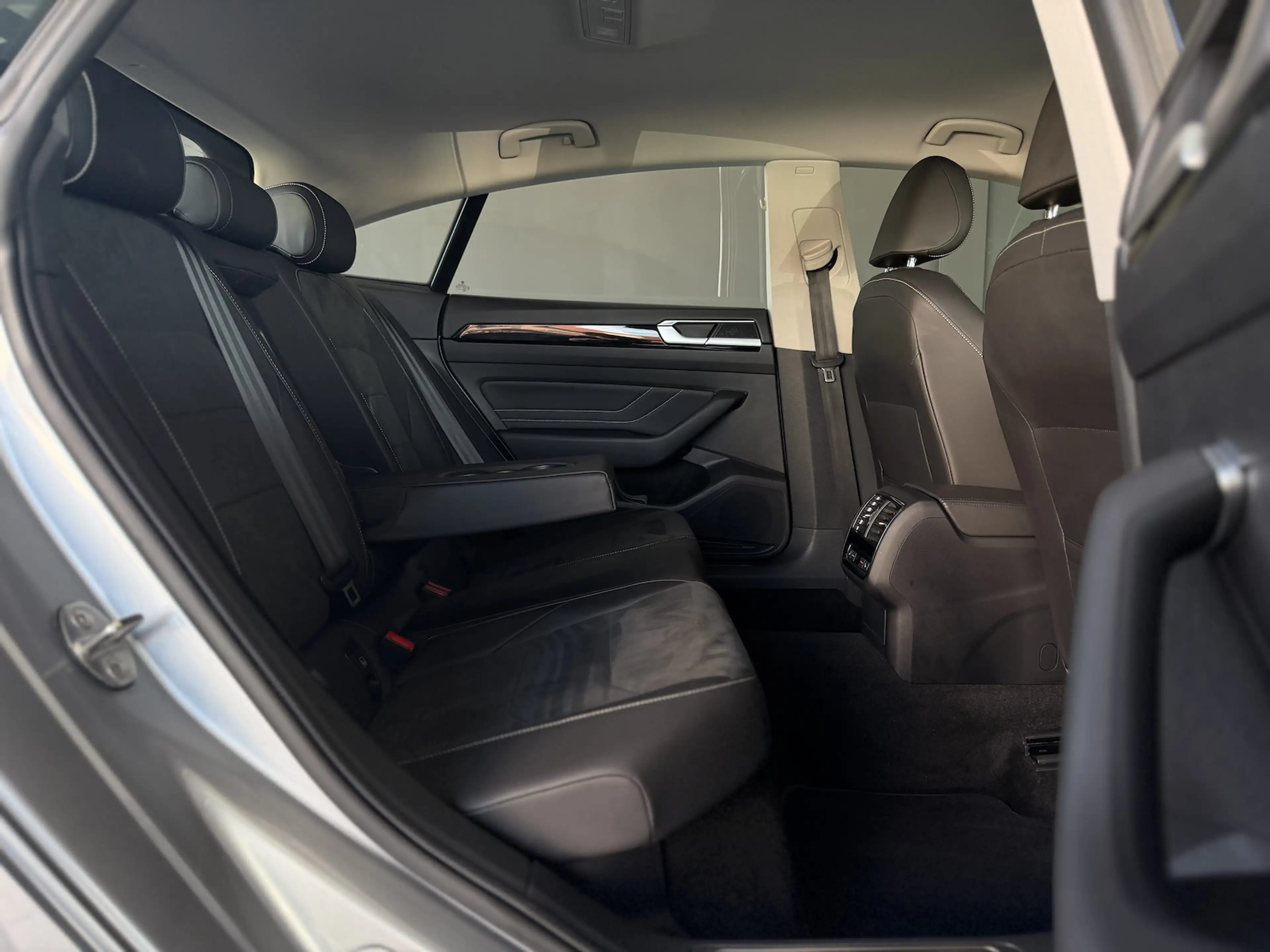 Volkswagen Arteon 2.0 TDI Limo*VIRTUAL*AHK*LED*HEAD-UP*360° — photo 12