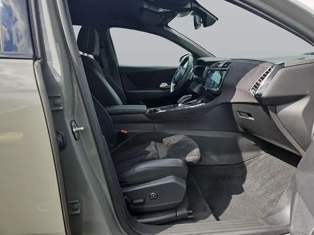 DS Automobiles DS 7 view 11