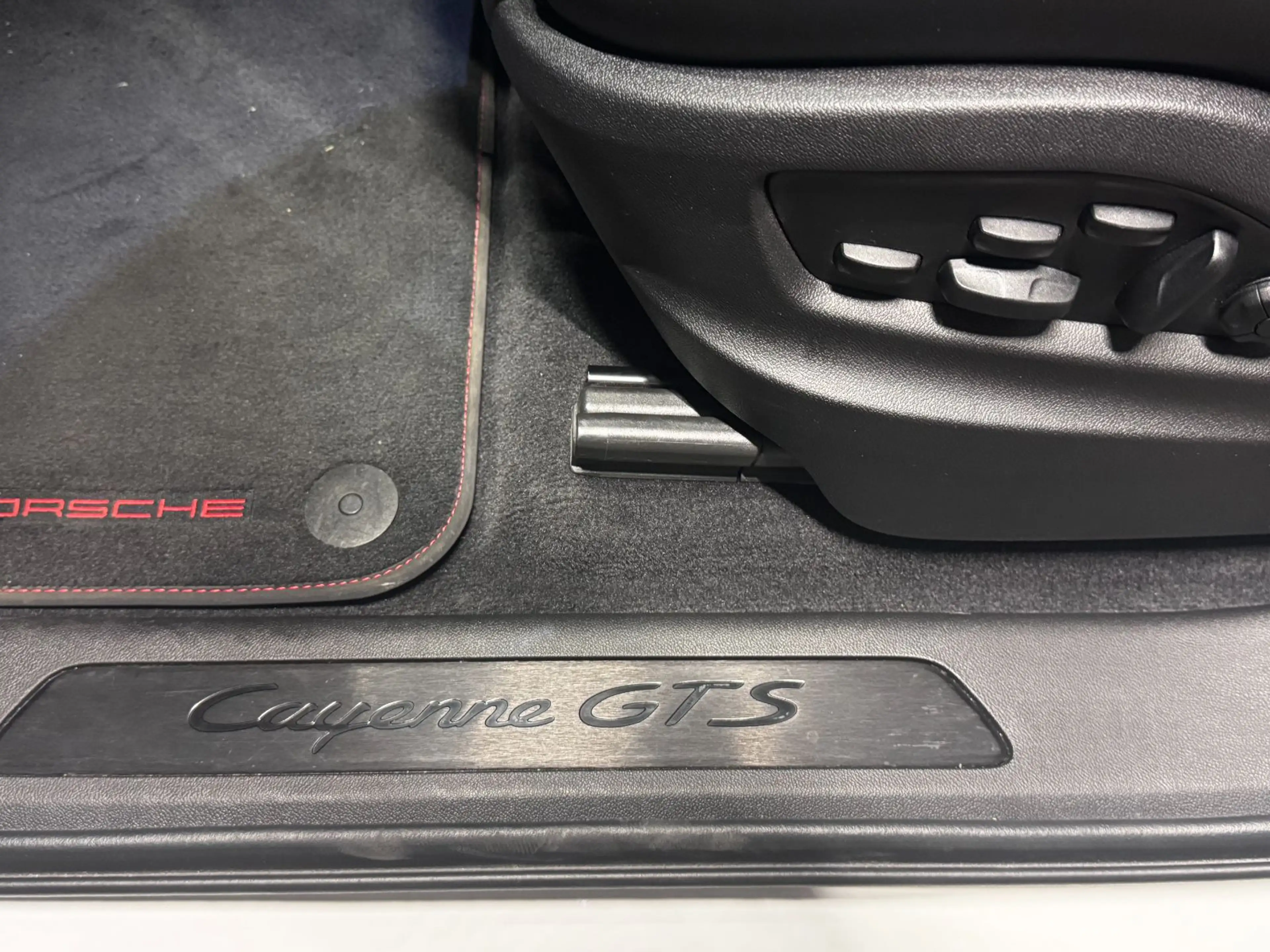 Porsche Cayenne GTS | Luftfederung | BOSE | Standheizung — photo 13