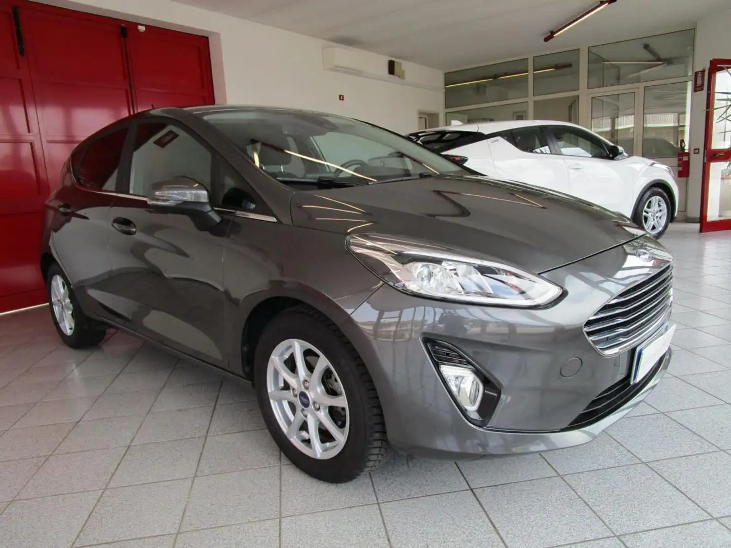 Ford Fiesta 1.0 Ecoboost Hybrid 125 CV 5 porte Titanium Gris - 2