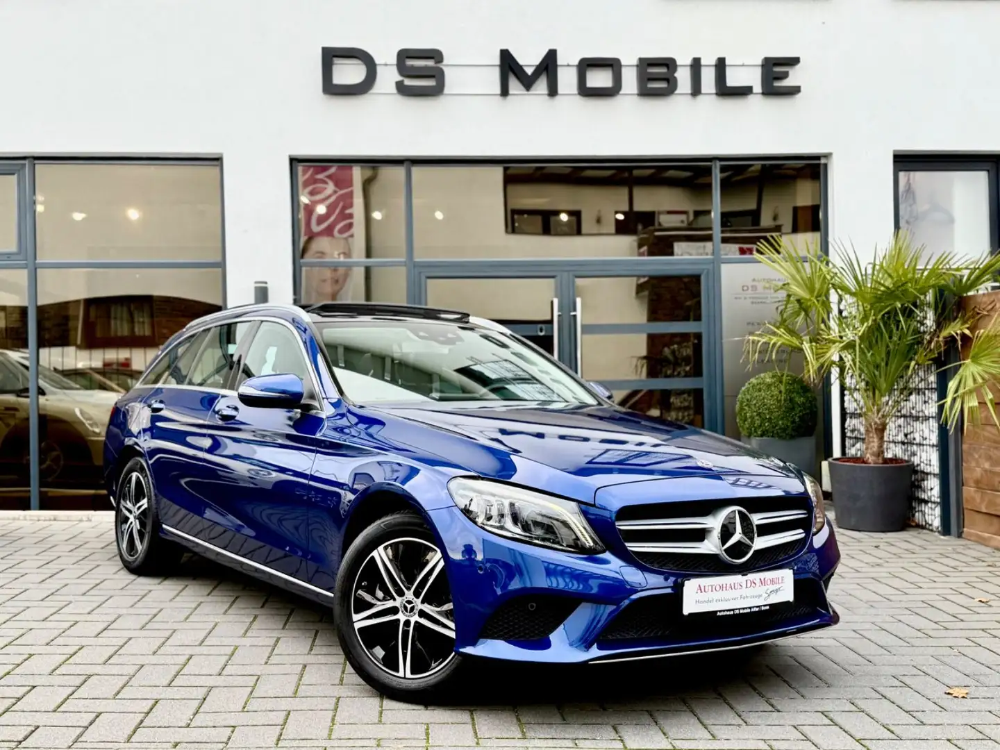 Mercedes-Benz C 200 T 4Matic Avantgarde/Pano/AHK/LED Blau - 1