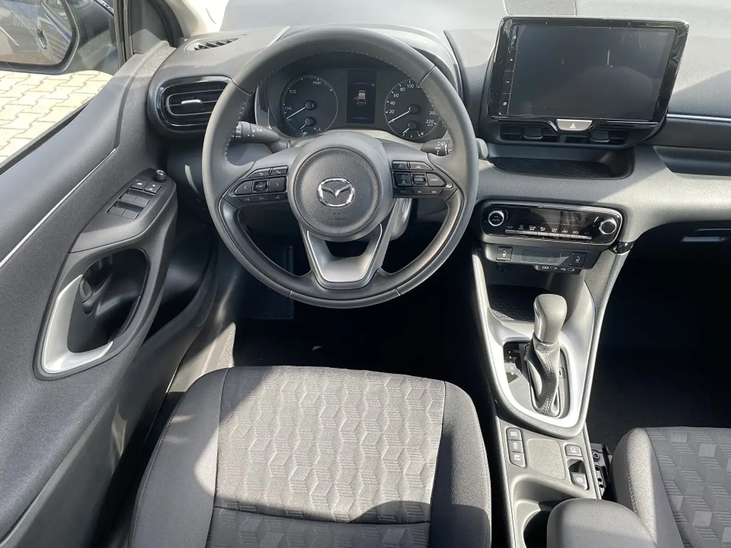 Mazda 2 Hybrid 1.5L VVT-i 116 PS e-CVT CENTRE-LINE Grau - 2