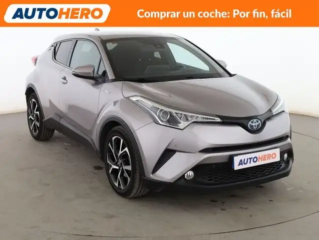 Toyota C-HR view 8