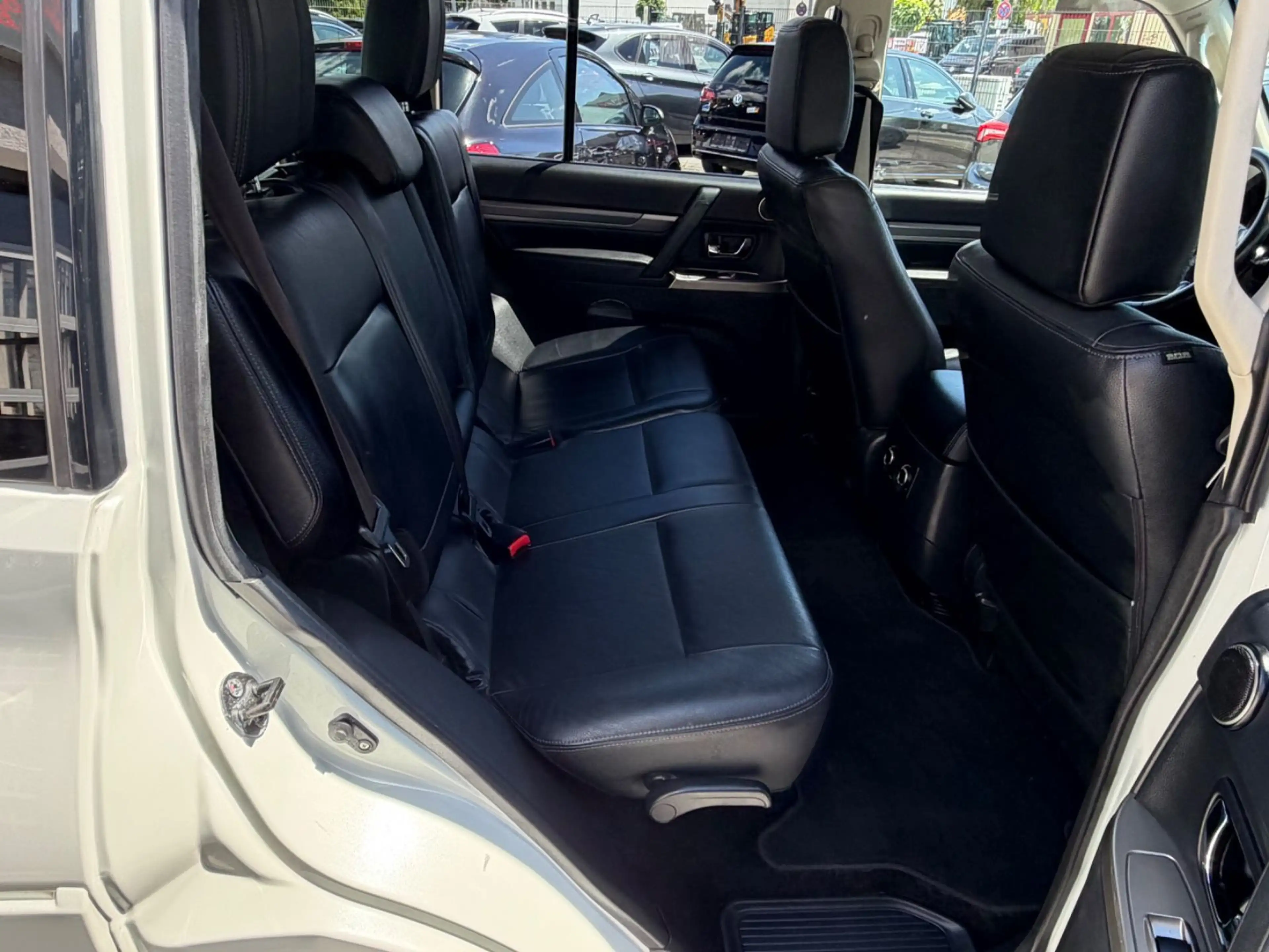 Mitsubishi Pajero 3.2 DI-D SUV-Star ! TOP ZUSTAND ! — photo 9