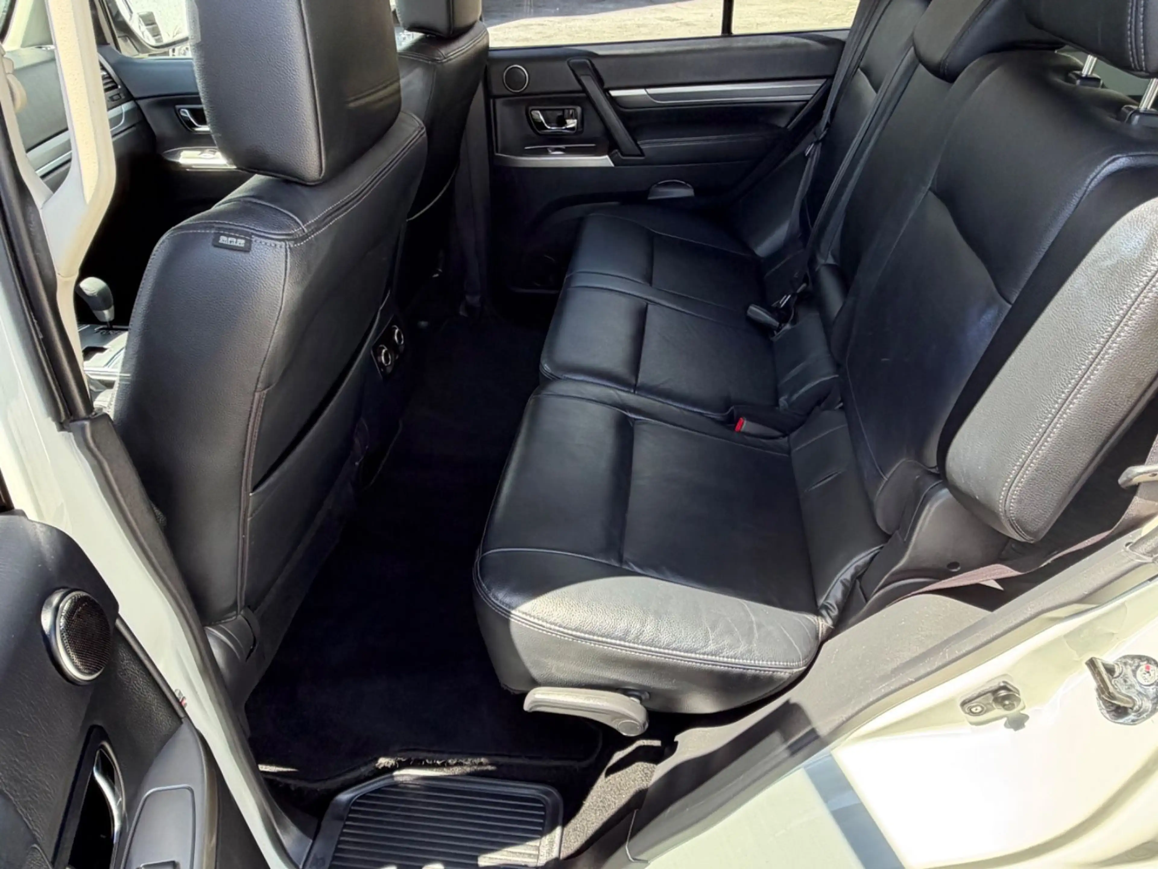 Mitsubishi Pajero 3.2 DI-D SUV-Star ! TOP ZUSTAND ! — photo 12