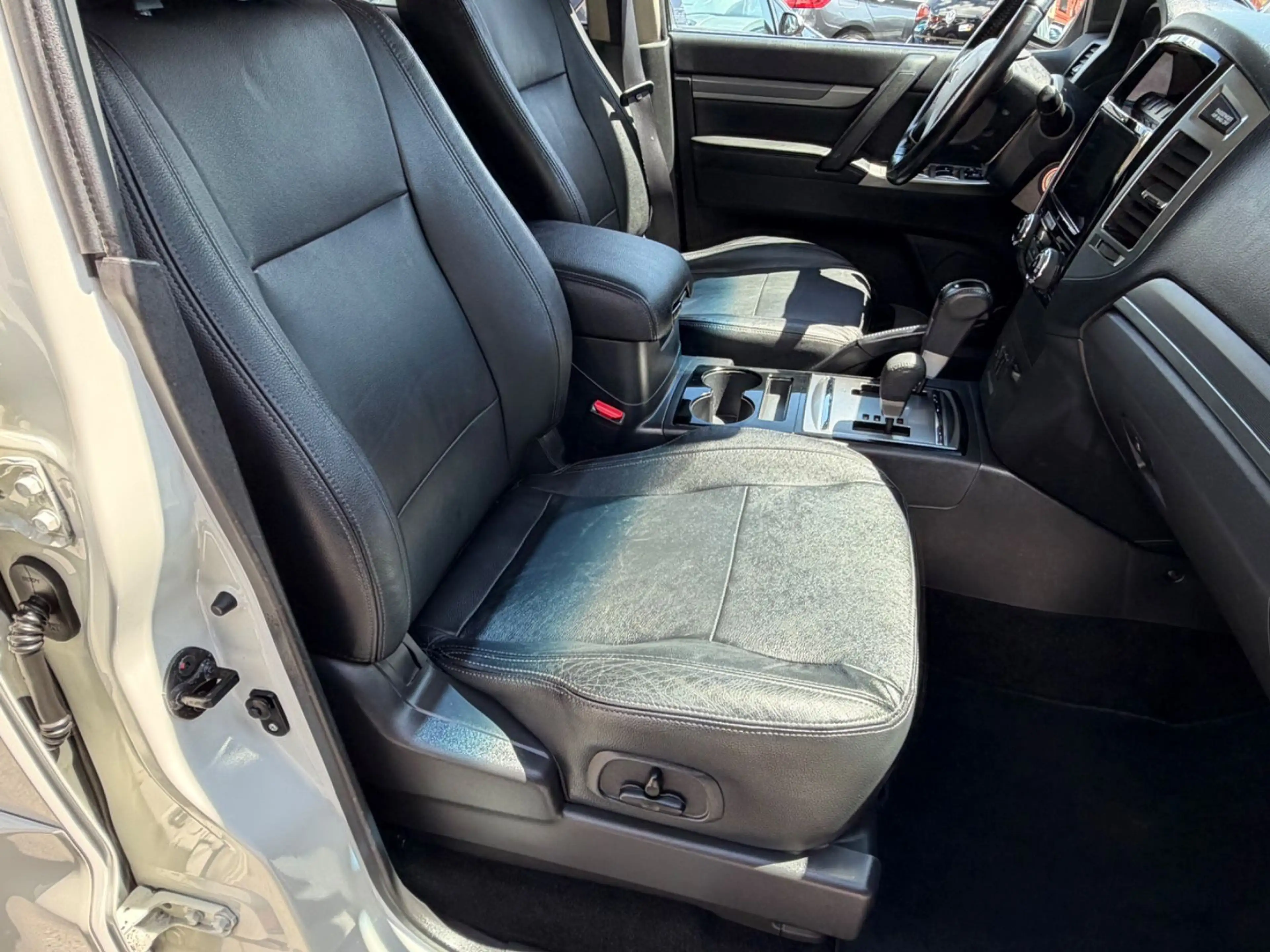 Mitsubishi Pajero 3.2 DI-D SUV-Star ! TOP ZUSTAND ! — photo 8