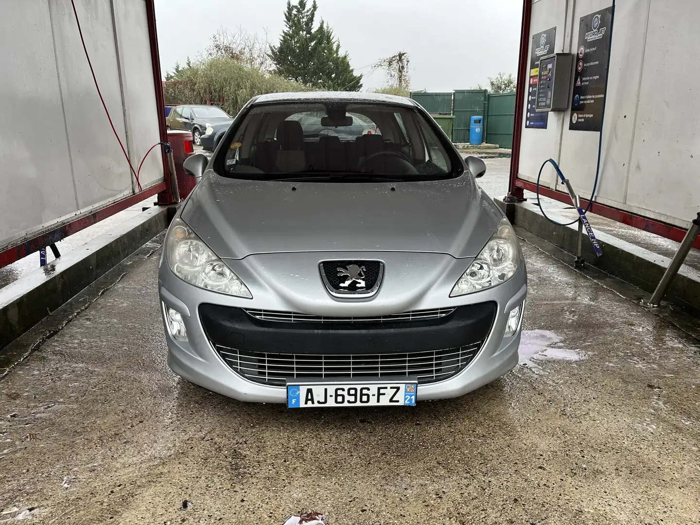 Peugeot 308 1.6 HDi 110 FAP Premium - 1