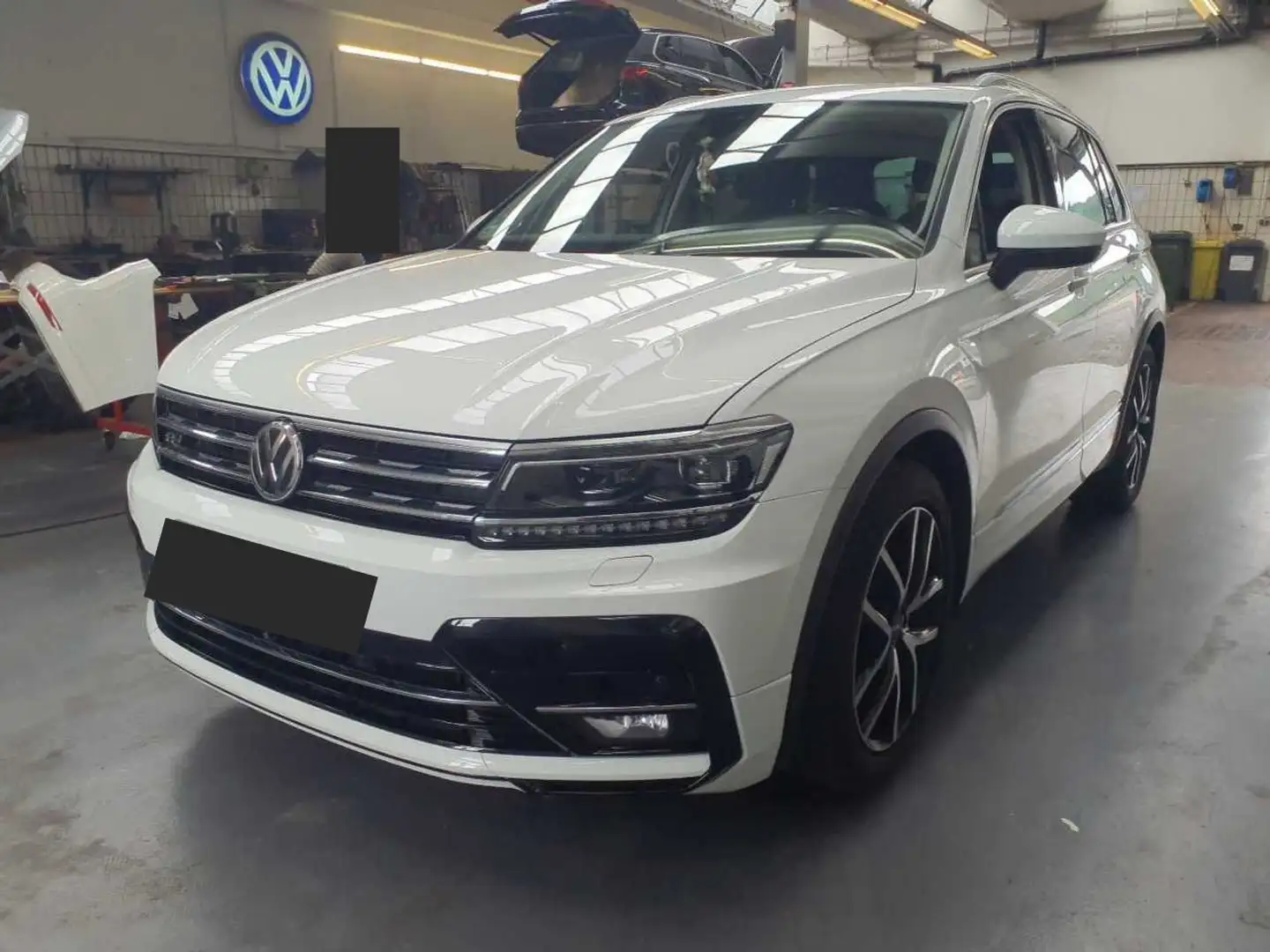 Volkswagen Tiguan 1.4TSI Sound R-LINE AHK PANO Weiß - 2