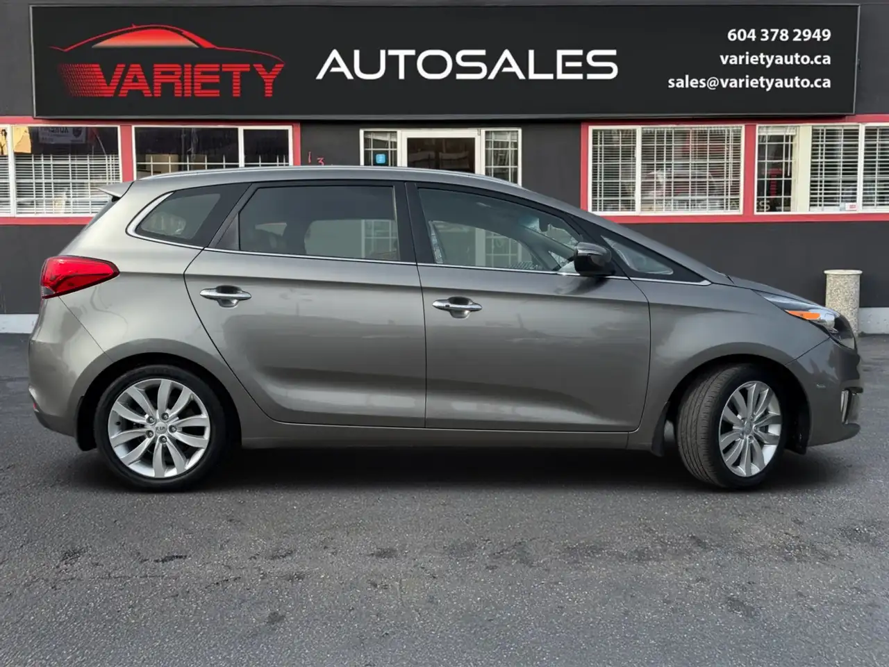 Kia Rondo photo Kia Rondo