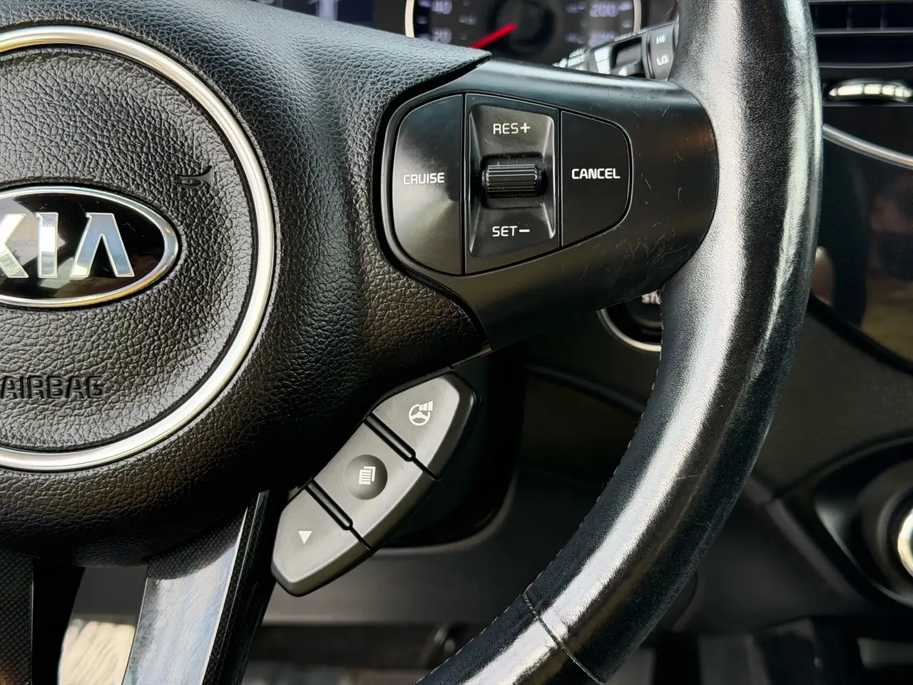 Kia Rondo photo Kia Rondo