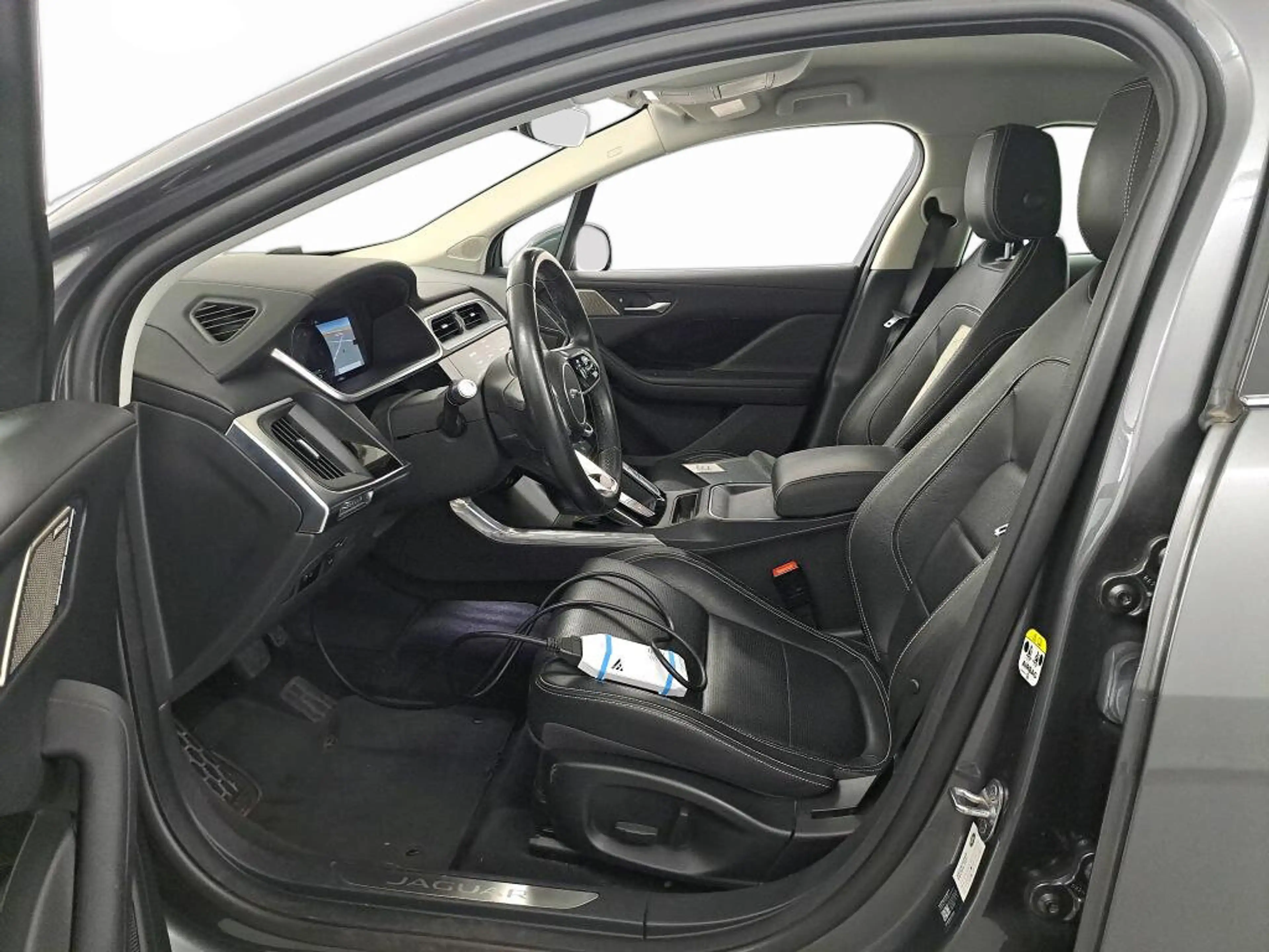 Jaguar I-Pace SE - 400 PK — photo 10