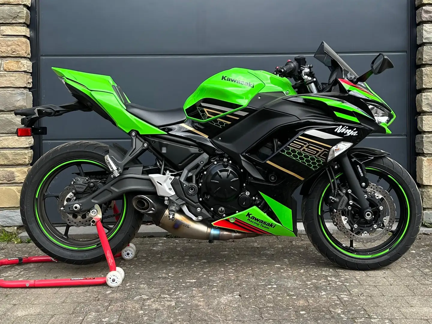 Kawasaki Ninja 650 KRT Performance Zelená - 1