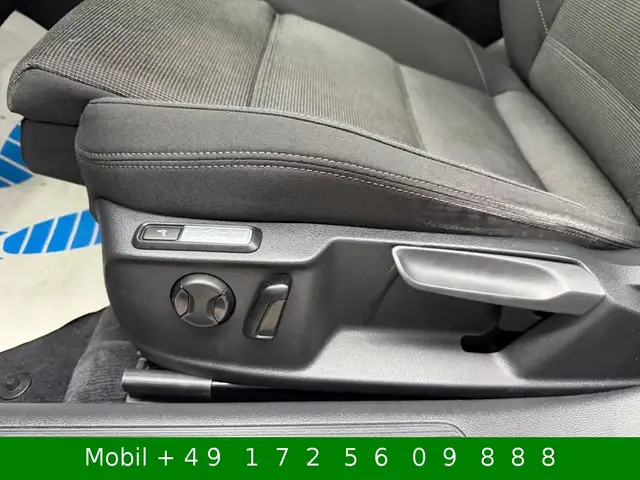 Volkswagen Passat view 14