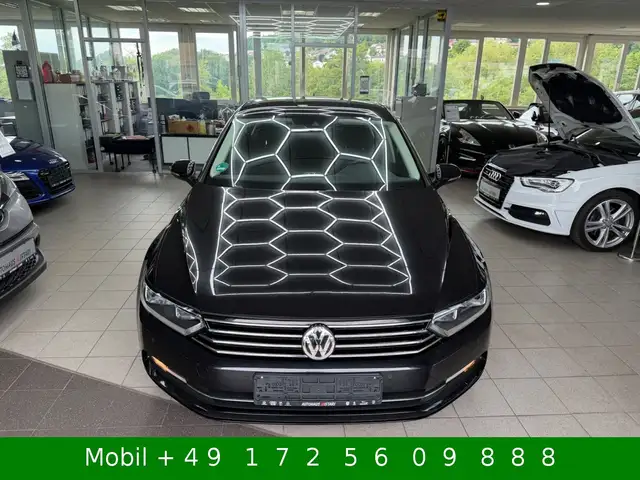 Volkswagen Passat view 2