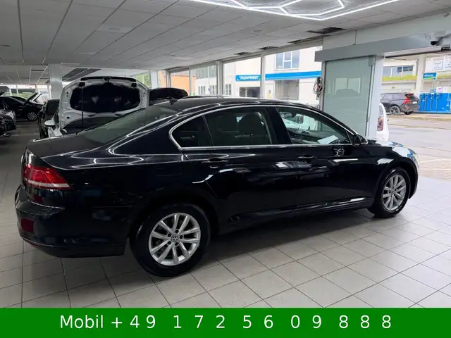 Volkswagen Passat view 7
