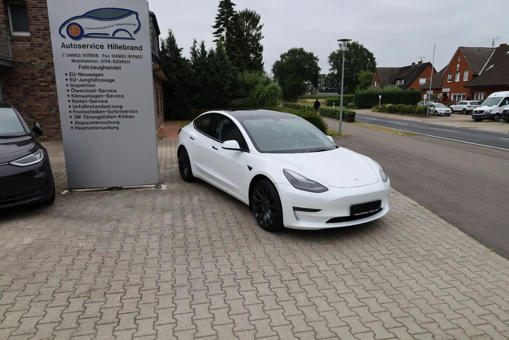 TESLA Model 3