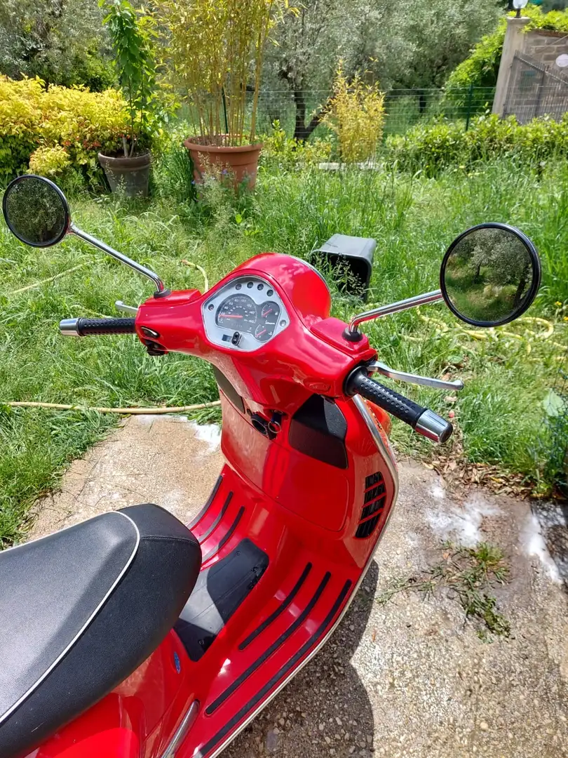 Piaggio GTS 300 Roşu - 2