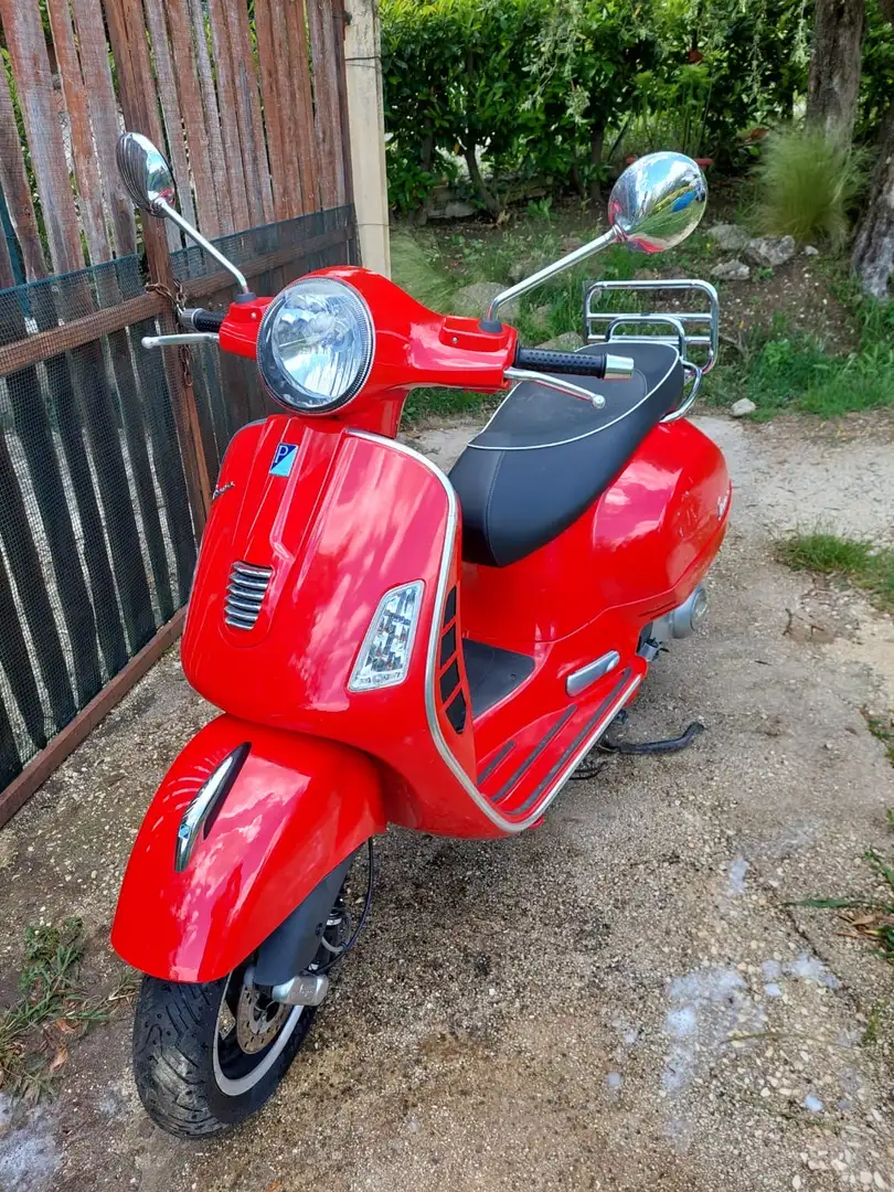 Piaggio GTS 300 Roşu - 1