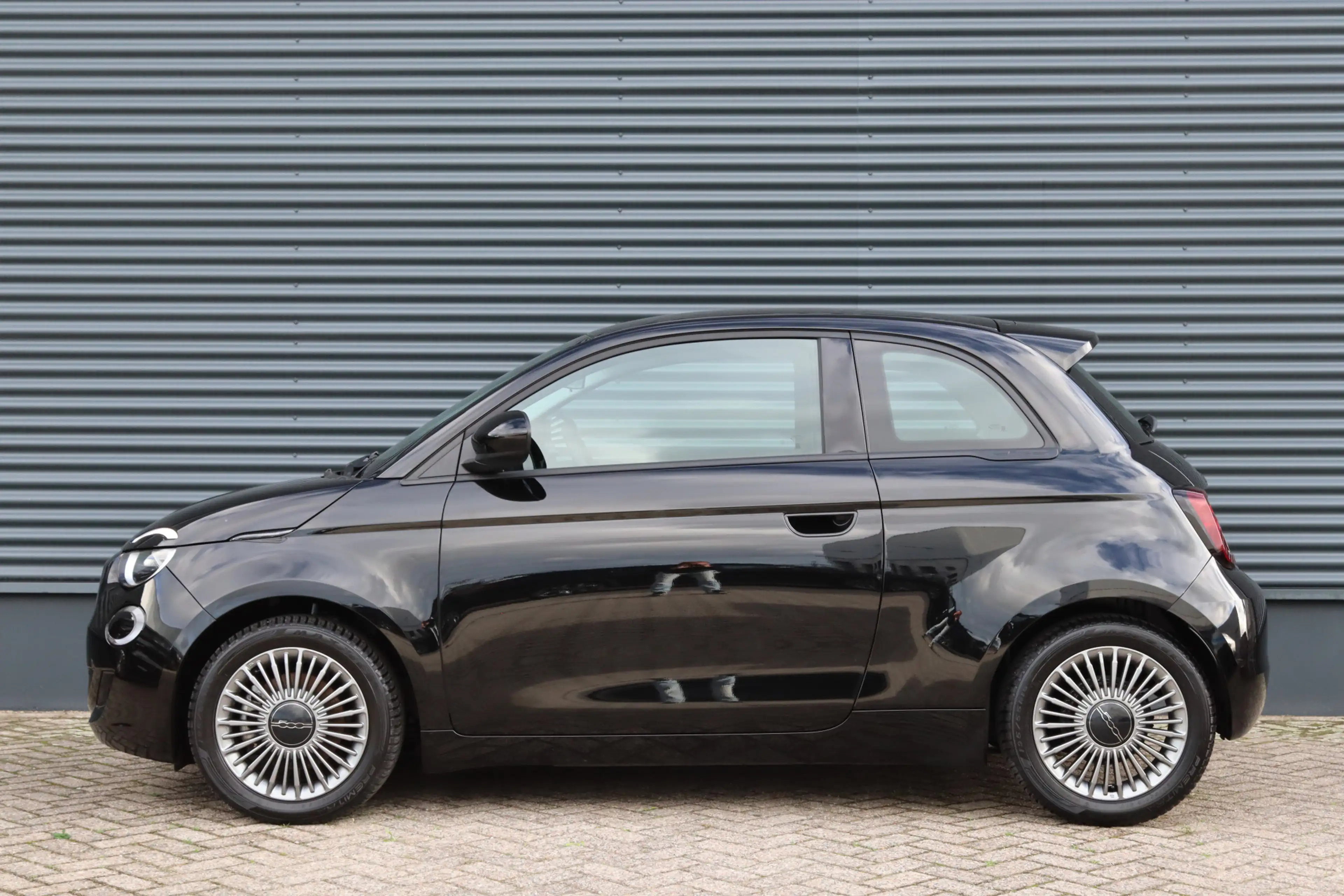 Fiat 500e 42 kWh Icon 119pk LED/CarPlay/Keyless/Ecc/Crc/Dab+ — photo 3
